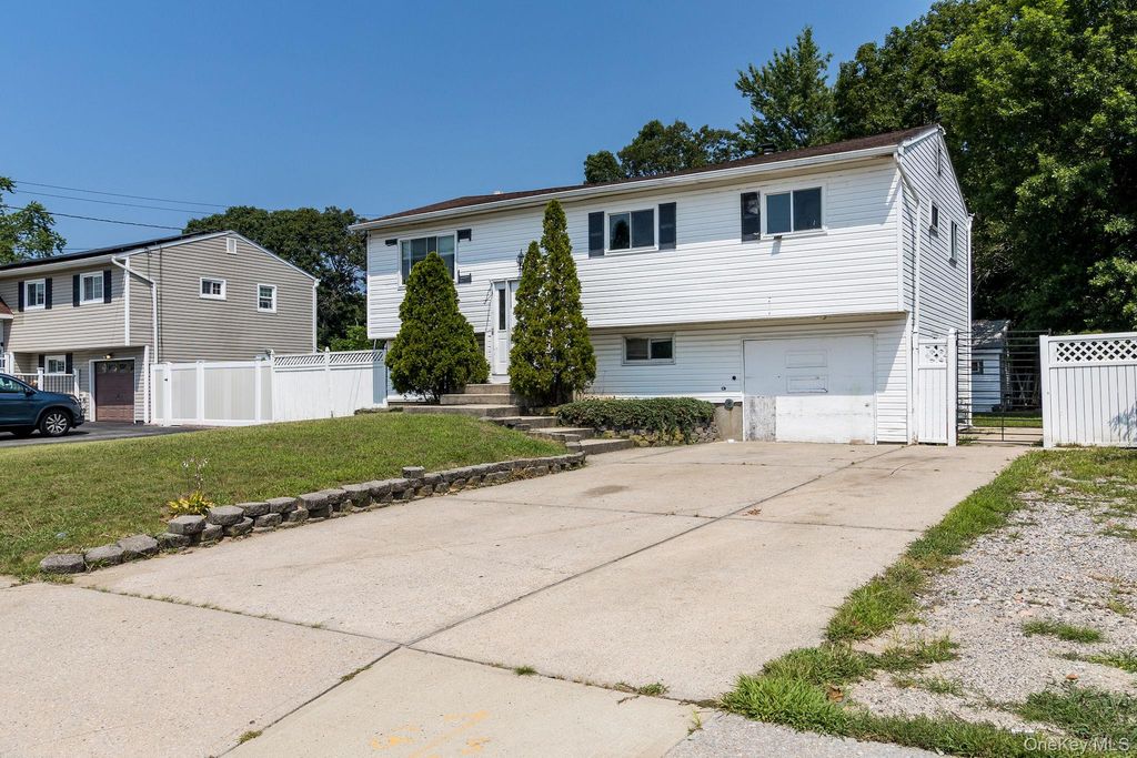 501 Hawkins Road, Selden, NY 11784