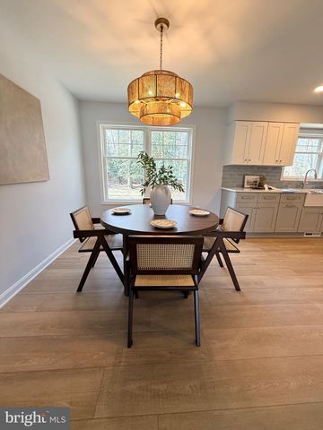 192 HICKORY POINT RD, Pasadena, MD 21122