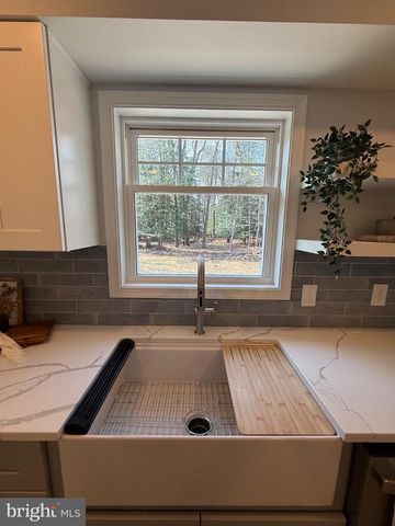 192 HICKORY POINT RD, Pasadena, MD 21122