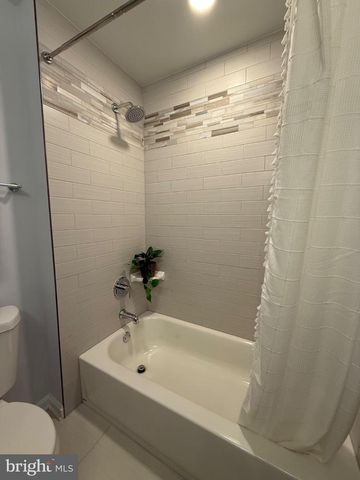 192 HICKORY POINT RD, Pasadena, MD 21122