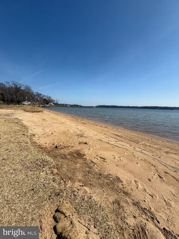 192 HICKORY POINT RD, Pasadena, MD 21122