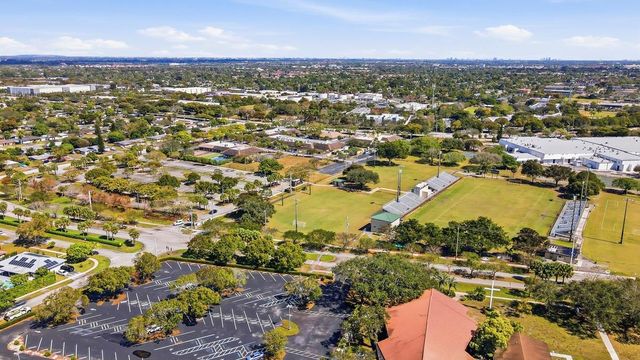 7140 NW 10th Court, Plantation, FL 33313