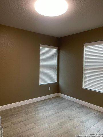 2710 HICKS AVE, San Antonio, TX 78210