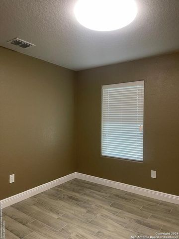 2710 HICKS AVE, San Antonio, TX 78210