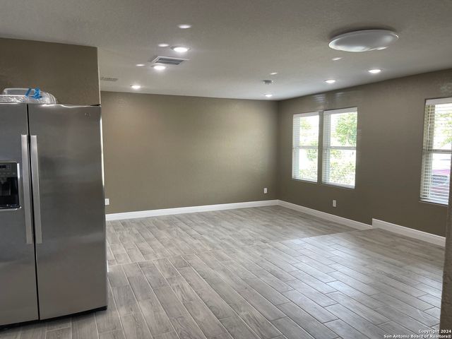 2710 HICKS AVE, San Antonio, TX 78210