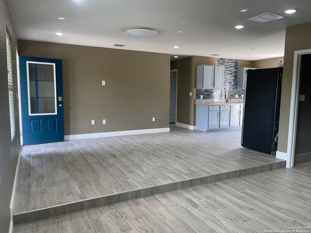 2710 HICKS AVE, San Antonio, TX 78210