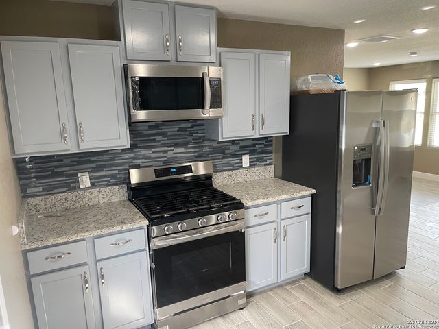 2710 HICKS AVE, San Antonio, TX 78210