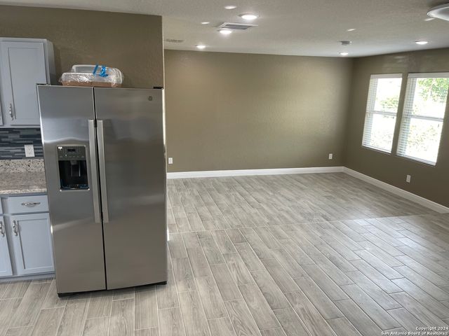 2710 HICKS AVE, San Antonio, TX 78210