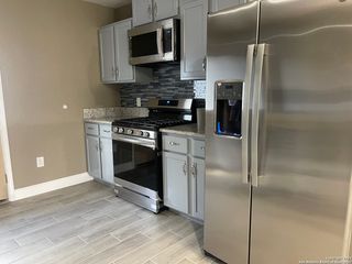 2710 HICKS AVE, San Antonio, TX 78210