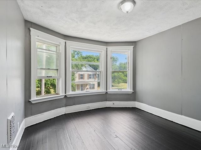 10622 Hathaway Avenue, Cleveland, OH 44108