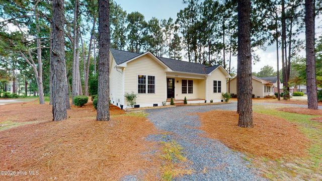 125 Forest Place, Aberdeen, NC 28315