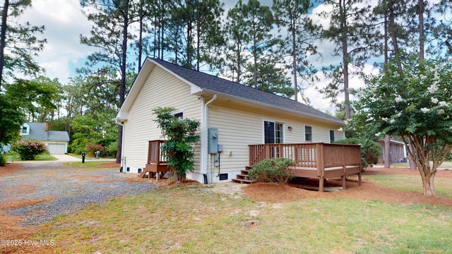 125 Forest Place, Aberdeen, NC 28315