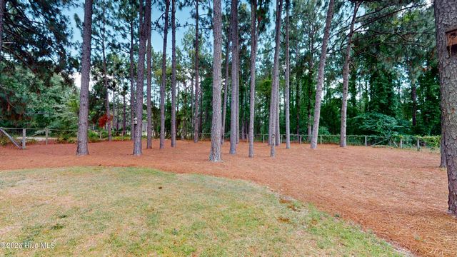 125 Forest Place, Aberdeen, NC 28315