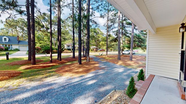 125 Forest Place, Aberdeen, NC 28315