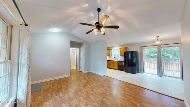 125 Forest Place, Aberdeen, NC 28315