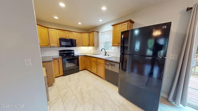 125 Forest Place, Aberdeen, NC 28315
