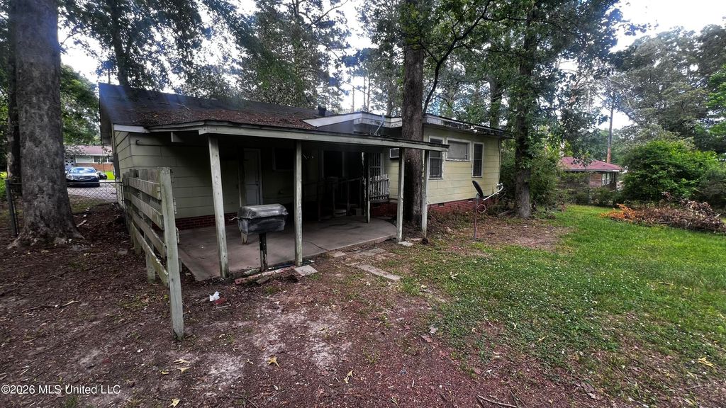 215 Carmel Avenue, Jackson, MS 39204