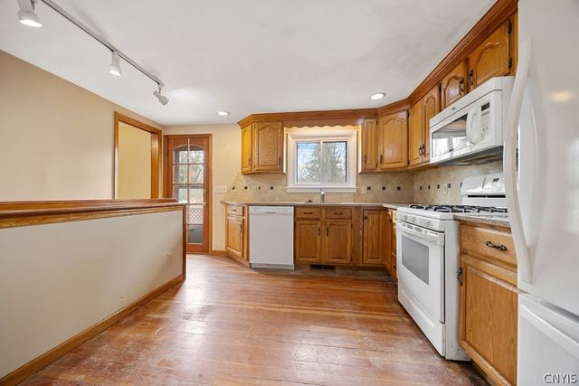 214 Palmer Drive, Manlius, NY 13066