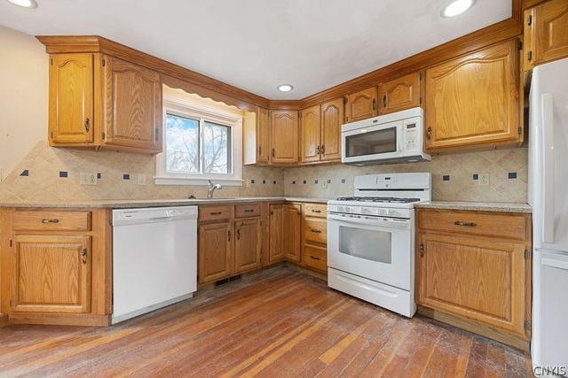 214 Palmer Drive, Manlius, NY 13066