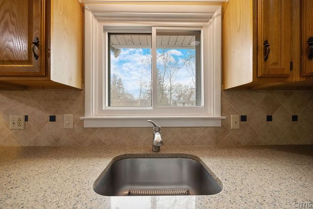 214 Palmer Drive, Manlius, NY 13066