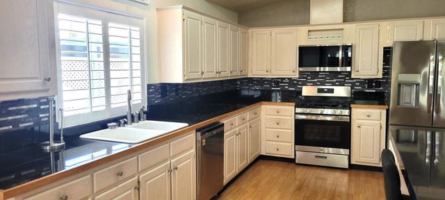 98 N Paseo Laredo N, Cathedral City, CA 92234