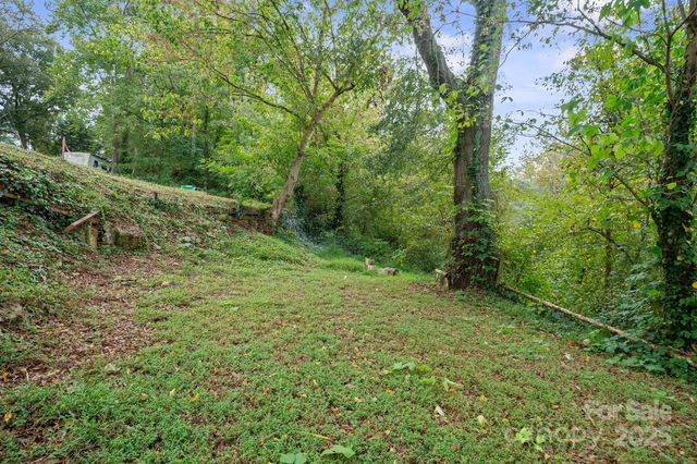 801 N Grove Street, Lincolnton, NC 28092