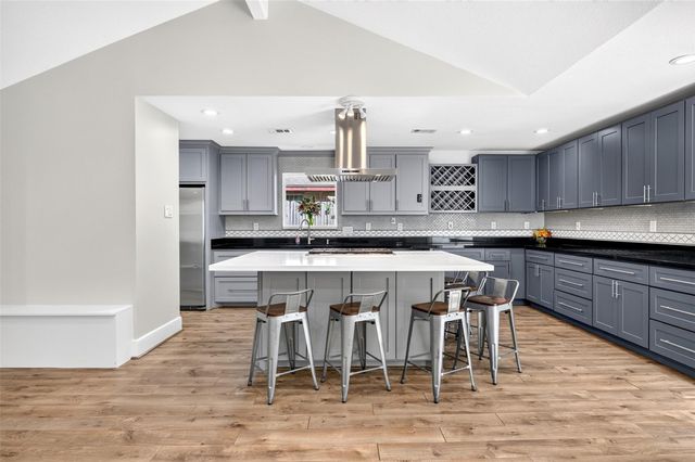 10335 Emnora Lane, Houston, TX 77043