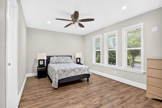 10335 Emnora Lane, Houston, TX 77043