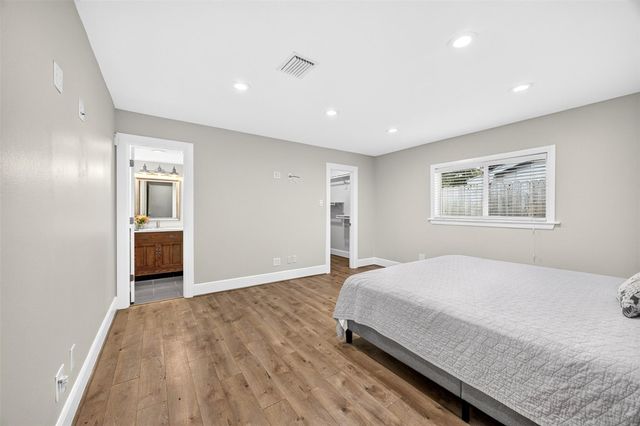 10335 Emnora Lane, Houston, TX 77043