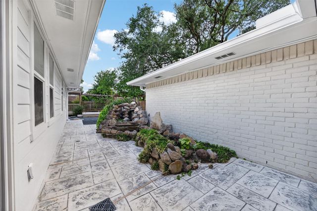 10335 Emnora Lane, Houston, TX 77043
