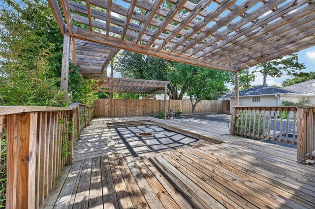10335 Emnora Lane, Houston, TX 77043