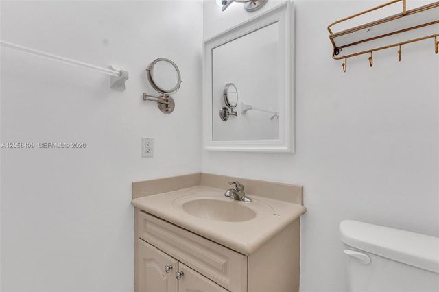 7851 NW 6th St 205B, Pembroke Pines, FL 33024