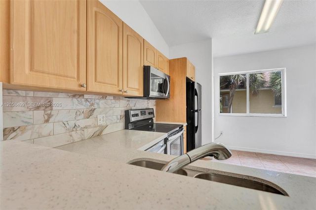 7851 NW 6th St 205B, Pembroke Pines, FL 33024