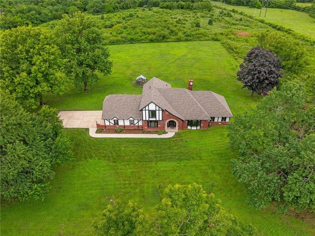 24400 E Orient Cemetery Road, Harrisonville, MO 64701