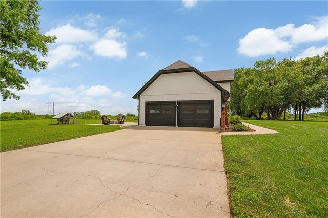 24400 E Orient Cemetery Road, Harrisonville, MO 64701