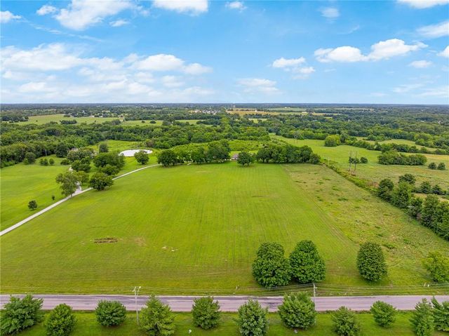 24400 E Orient Cemetery Road, Harrisonville, MO 64701