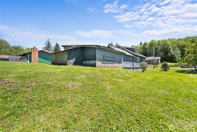 1824 Gerber Street, Raymond, WA 98577
