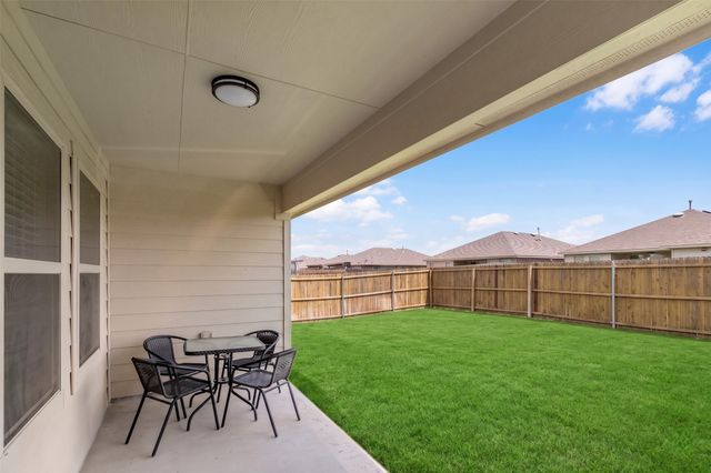 445 Saguaro Drive, Fort Worth, TX 76052