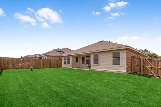 445 Saguaro Drive, Fort Worth, TX 76052