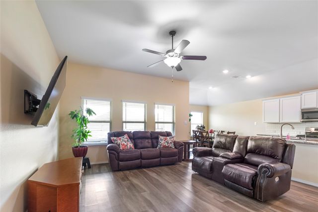 445 Saguaro Drive, Fort Worth, TX 76052