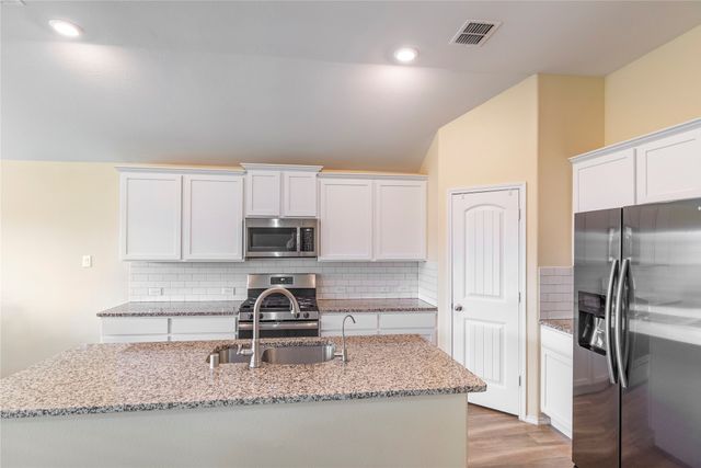 445 Saguaro Drive, Fort Worth, TX 76052