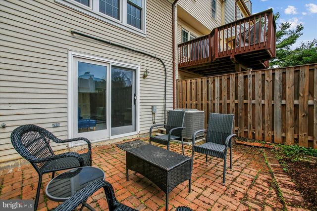 2757 STONE HOLLOW DR, Vienna, VA 22180