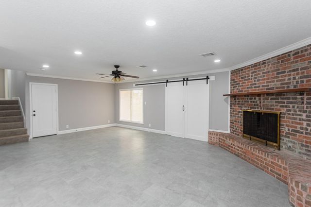 606 Scenic Drive, Baytown, TX 77521
