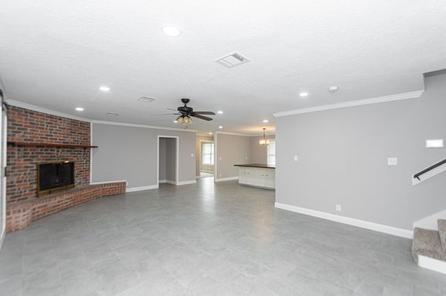 606 Scenic Drive, Baytown, TX 77521