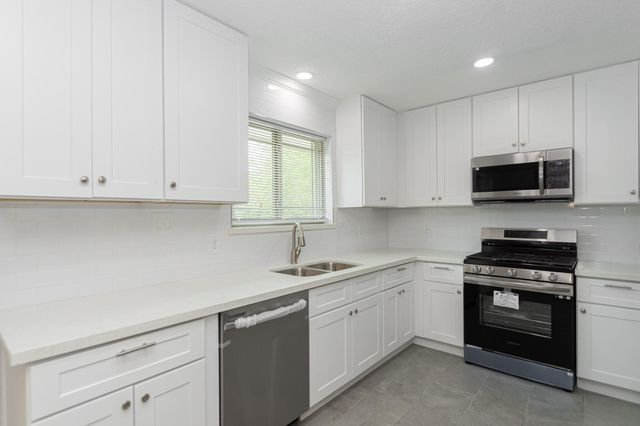 606 Scenic Drive, Baytown, TX 77521