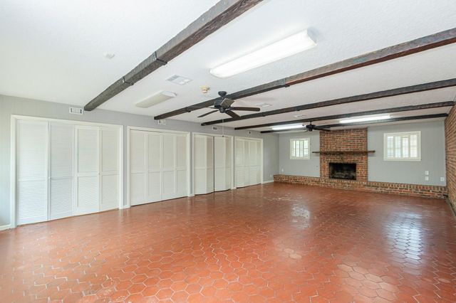 606 Scenic Drive, Baytown, TX 77521