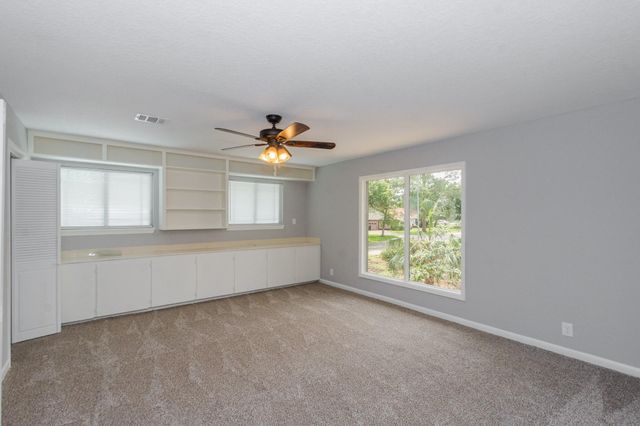 606 Scenic Drive, Baytown, TX 77521