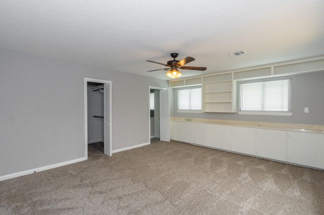 606 Scenic Drive, Baytown, TX 77521