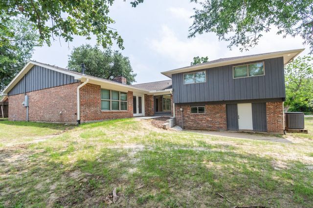 606 Scenic Drive, Baytown, TX 77521