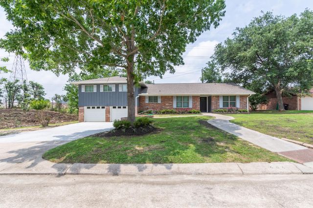 606 Scenic Drive, Baytown, TX 77521